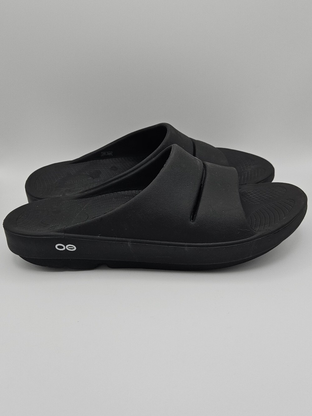OOFOS OOahh slide sandals black M11 W13 EU44